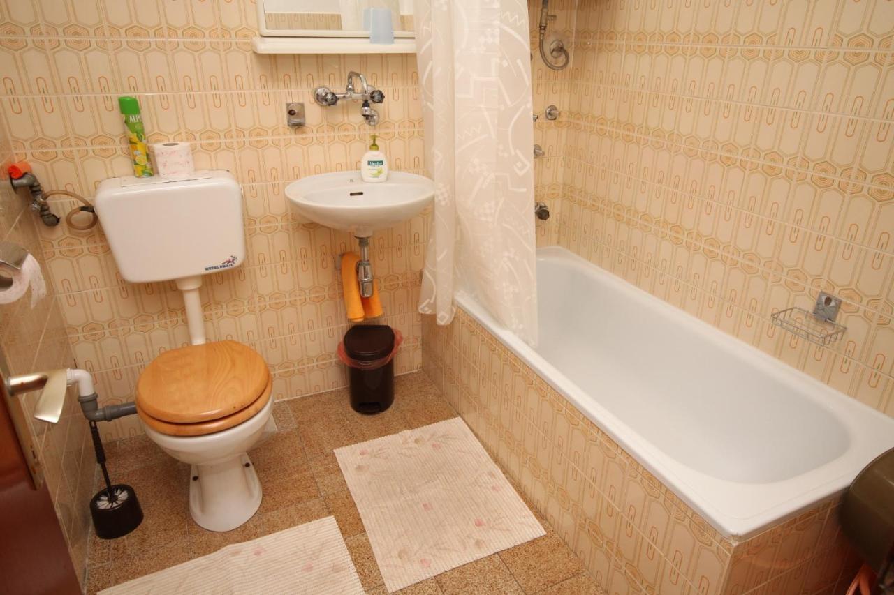 Apartments With A Parking Space Starigrad, Paklenica - 6431 외부 사진