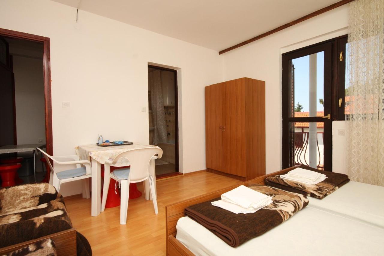 Apartments With A Parking Space Starigrad, Paklenica - 6431 외부 사진